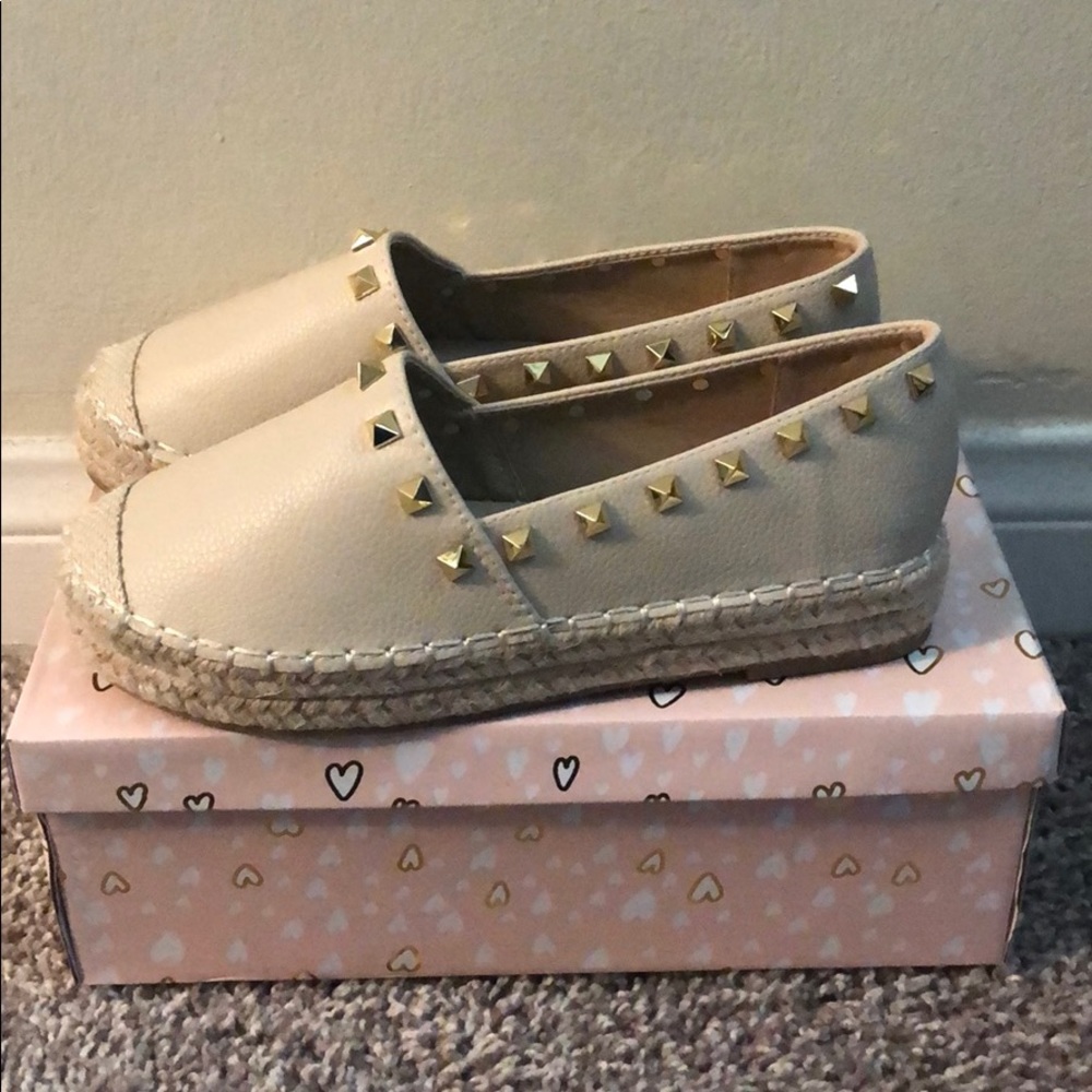 Nude studded espadrille loafer! (Nwb)